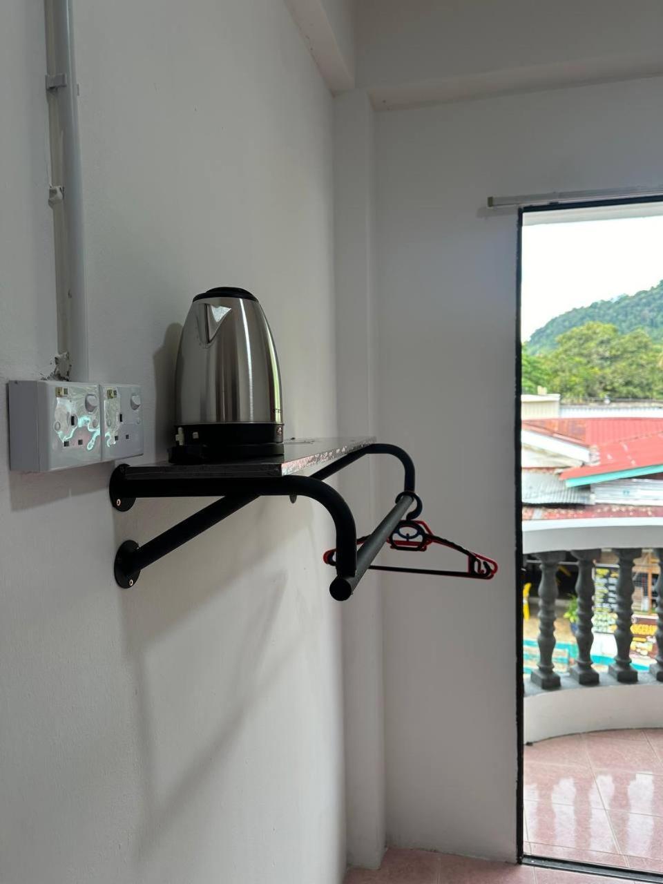 Teresek View Motel Kuala Tahan Exterior photo