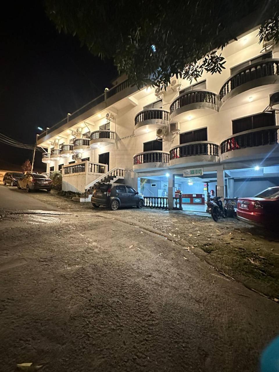 Teresek View Motel Kuala Tahan Exterior photo